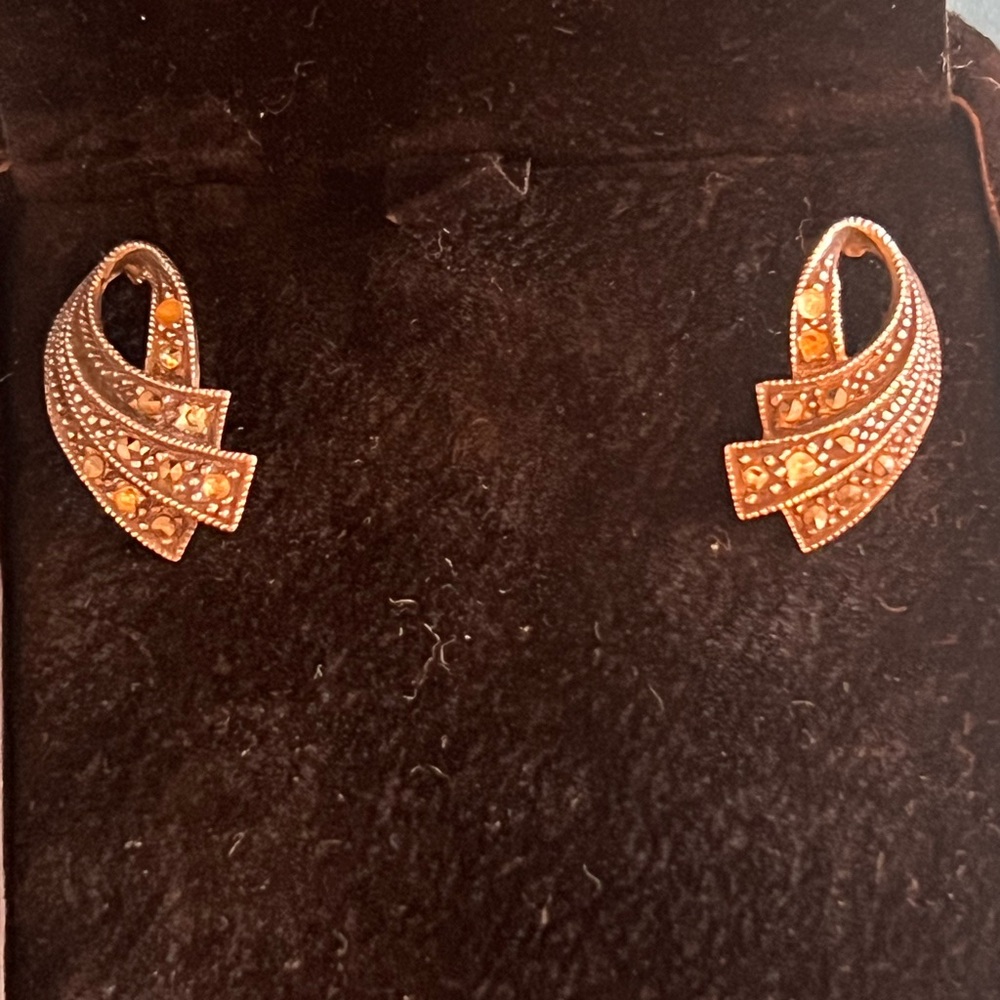 Vintage Elegant silver Toned Marcasite Earrings